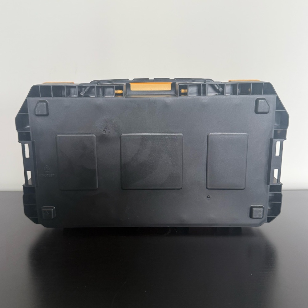Dewalt | 1/4 in. and 3/8 in. Drive SAE/Metric Socket Set [34 pc.] - Picture 2 of 4
